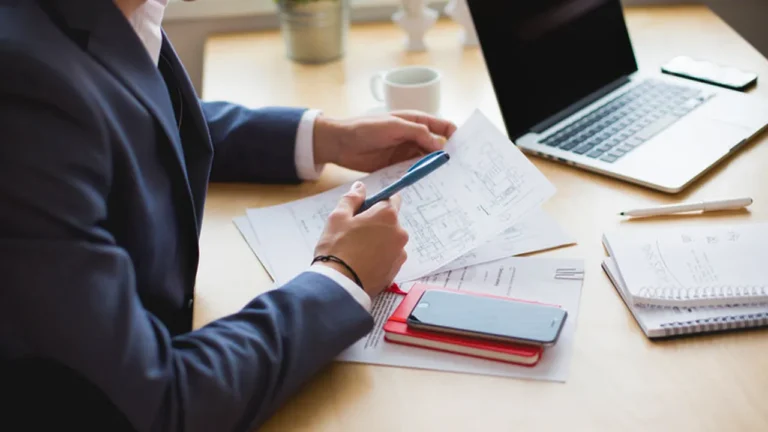 Mid-Career Financial Planning: Accelerating Your Wealth Goals
