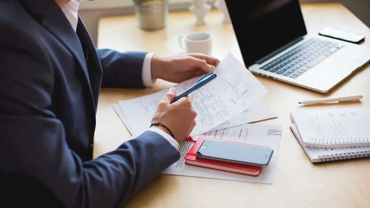 Mid-Career Financial Planning: Accelerating Your Wealth Goals